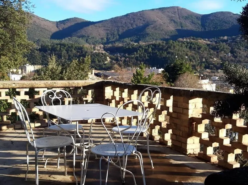 Couette-café Domaine La Tour - Spa - Jacuzzi - Sauna - Massage - 4 Saisons - Piscine Chauffee Toute L'Annee - Heated Pool - 800M City Centre Nyons